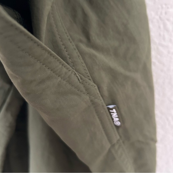 SOLD—⭐️TNA Sawyer Pant in Military Green⭐️ - Picture 5 of 6